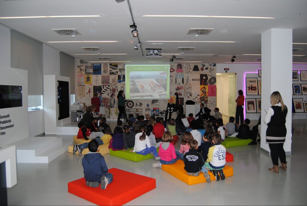 Alla Fondazione Pirelli, il Gatto Meo dà lezioni di storia