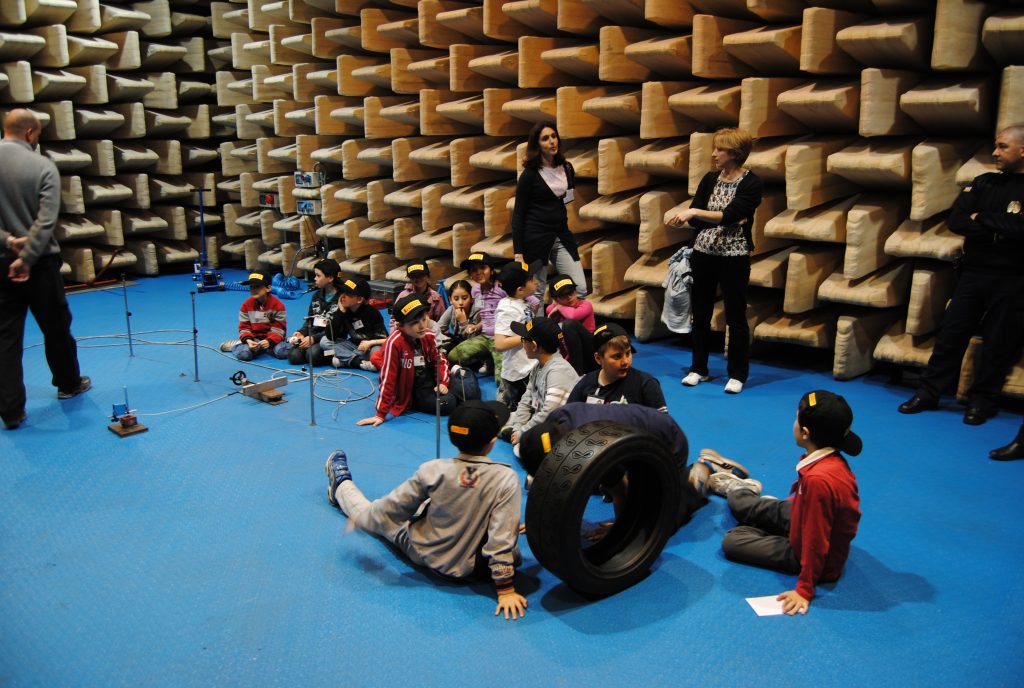 A scuola di gomma in Bicocca. R&D e Fondazione Pirelli aprono le porte alla scuola G. B. Pirelli