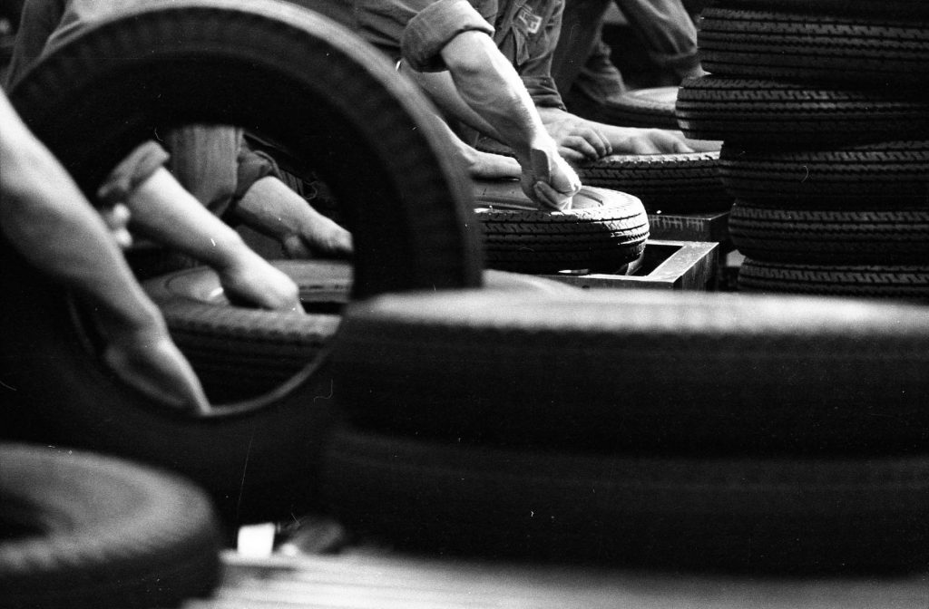 Fotografare il lavoro: uno sguardo dentro la fabbrica
