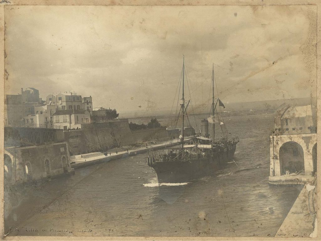 Pirelli and telecommunications: <br>the history of the Città di Milano cable-laying ship