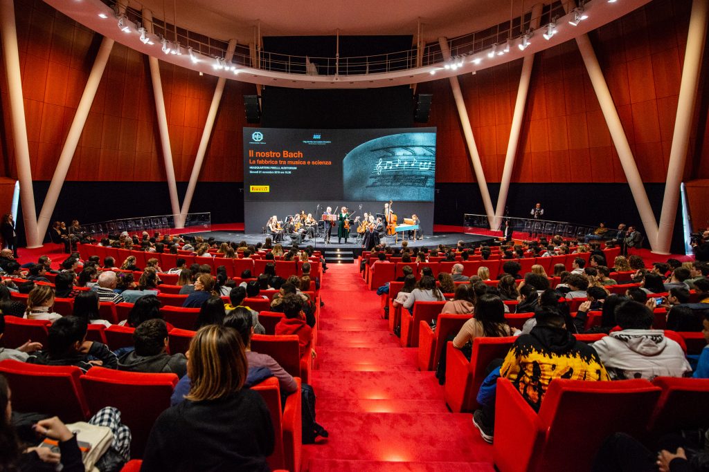 “Il nostro Bach”. Musica e scienza si incontrano all’Headquarters Pirelli