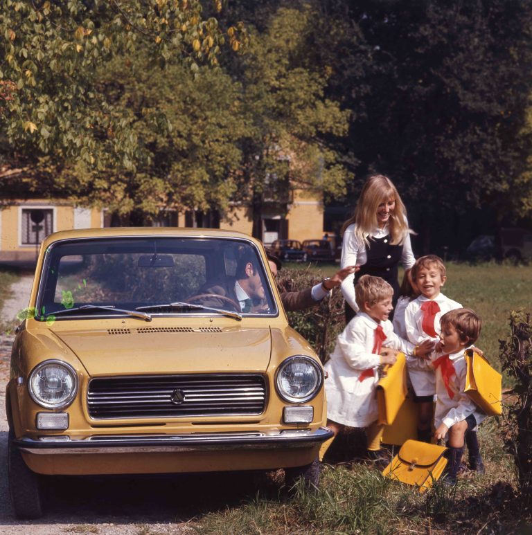 Una lente sul mondo: costumi e consumi nelle fotografie dell’Archivio Storico Pirelli