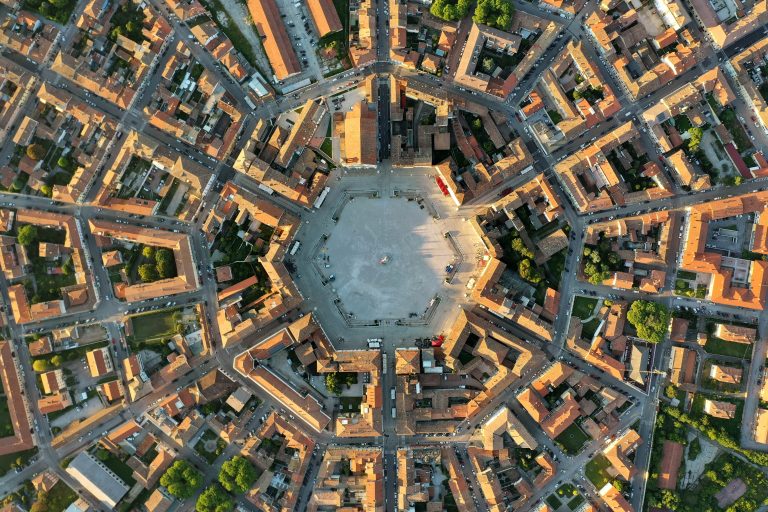A trip to Italy: engine of knowledge and development thanks to the values of cultural and industrial tourism