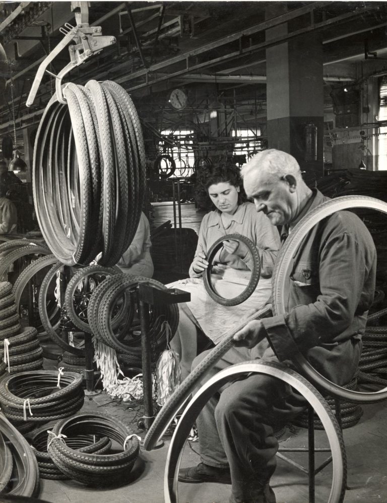 Fondazione Pirelli per Archivi Aperti 2025: un laboratorio didattico di storia e creatività per raccontare la Milano del Dopoguerra