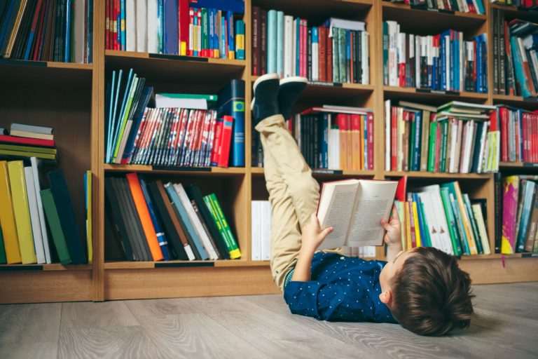 Tornare ai buoni libri, nel nostro “inverno dello spirito” per costruire nuove strade di conoscenza e libertà